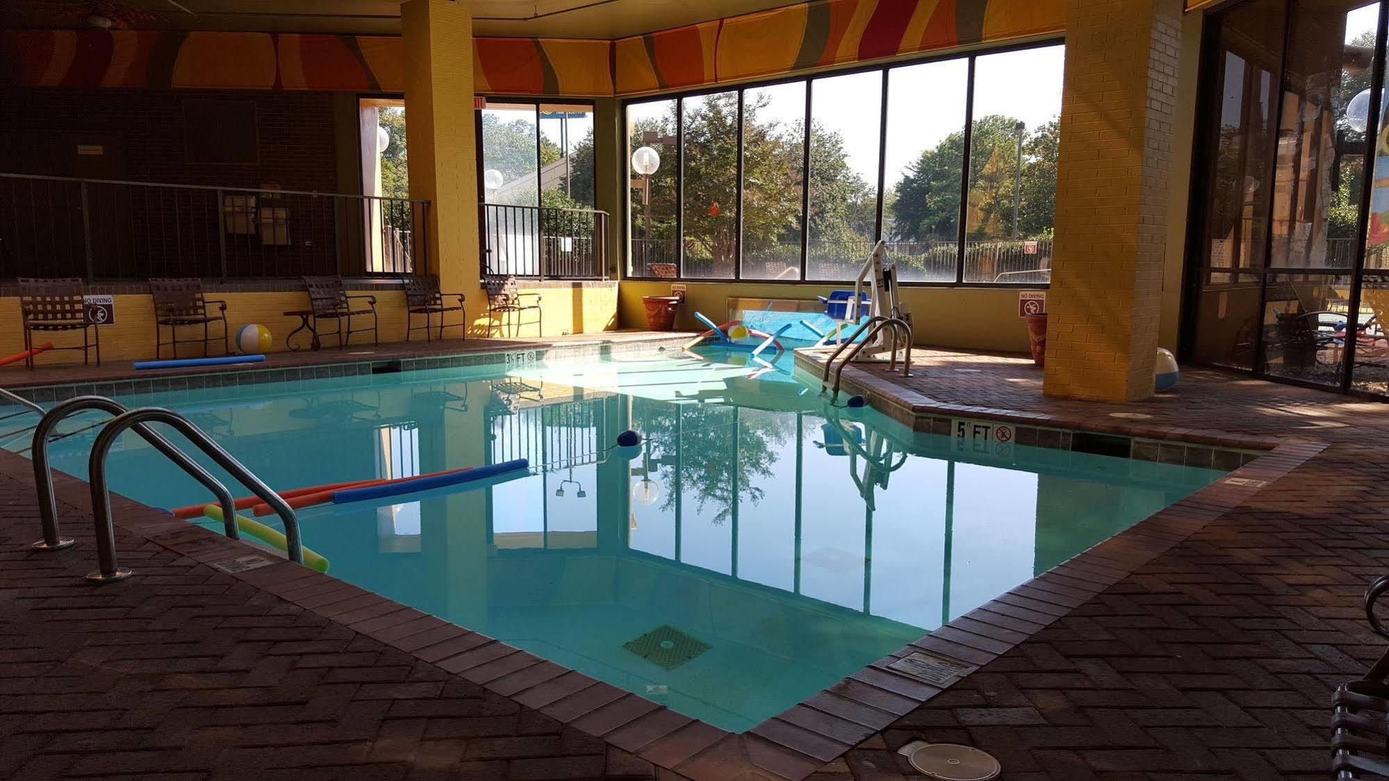 Ramada Plaza By Wyndham Atlanta Airport Hotel College Park Luaran gambar